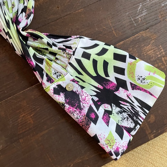 VIOLET & CLAIRE Pleated Blouse - Picture 11 of 12